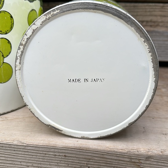 Set of 2 Retro Avocado Green Metal Kitchen Canisters With Grape Motif - Picture 14 of 16